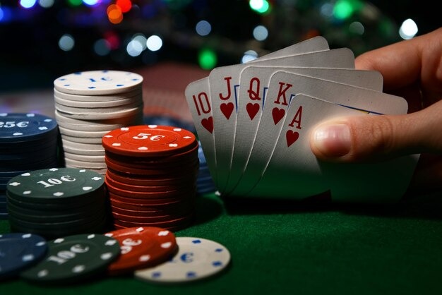 gilabola slot live casino interface on mobile showing blackjack and roulette tables